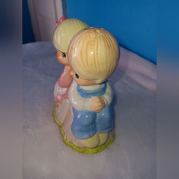 Precious Moments Salt & Pepper Set - Picture 9 of 15